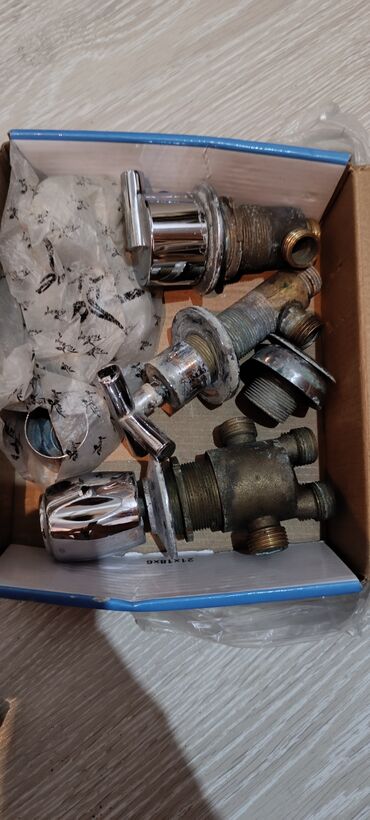 Su qızdırıcı kranlar: Smistitellər. Mətbəx, hamam, axtafa, moydadır, tulpan, djakuzi üçün 5 — 19