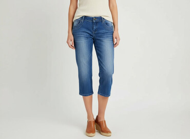 Jeansy: 3/4 Trousers for women, size M