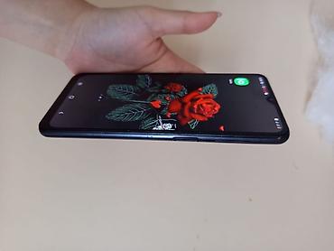 kamera digital: Smartfon – tam ekranlı, damla tipli ön kamera kəsiyi olan model — 2