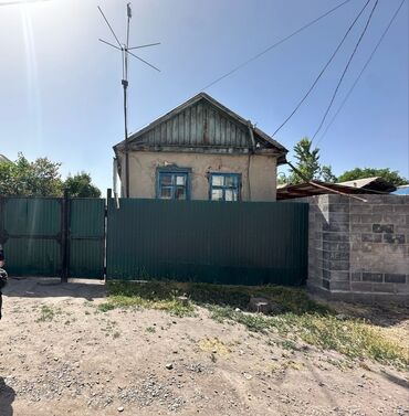 бишкек продаю дом: Дом, 10 м², 3 комнаты, Собственник, Старый ремонт
