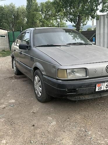 key maker: Volkswagen Passat: 1990 г., 1.8 л, Механика, Бензин, Седан — 2