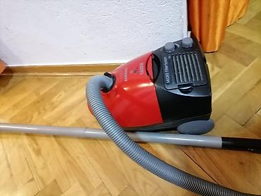 Klasični usisivači: Usisivač Samsung 1600w. Odličan usisivač Papirna kesa Dobro vuče i tih — 7