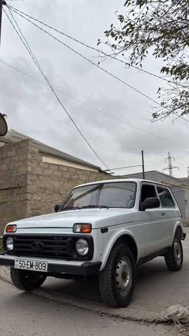 VAZ (LADA): Maşın saz vezyetdedir.heç bir problemi yoxdur zavod maşındır vuruğ — 6