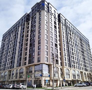 jibek sity: Продается просторная 2 комнатная квартира в центре города по адресу — 1
