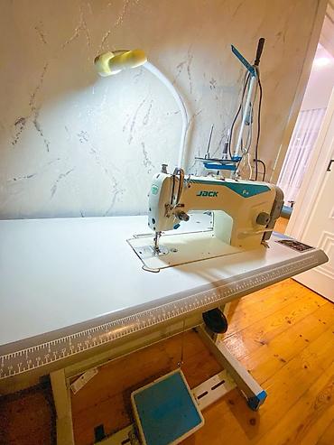 Tikiş maşınları: JACK F4 tikiş maşını – Pedal komplekti ilə. Xüsusiyyətlər: - Düz — 3