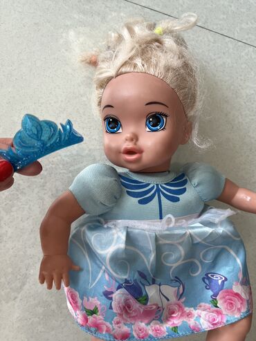 Toys: Originalna lutka beba Elza. Kosica je malo rascupana, moja cerkica joj