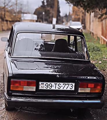 toklu radiator: LADA 2107 sedan – klassik dizaynlı, qara rəngdə. Xüsusiyyətlər: - — 4