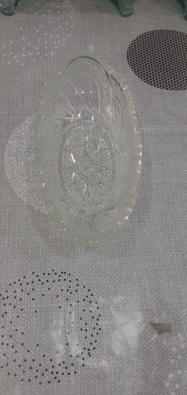 Meyvə qabları: 2 ədəd oval formada meyvə qabı + 3 ədəd lodka formada . Hər biri 5azn — 6