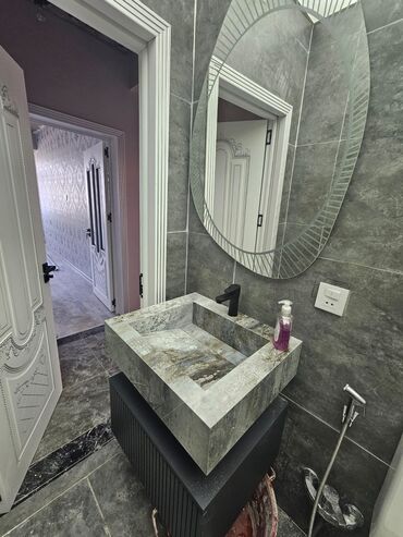 Digər tikinti materialları: Mətbəx, vanna otağı və ya tualet üçün nəzərdə tutulmuş müasir dizaynlı