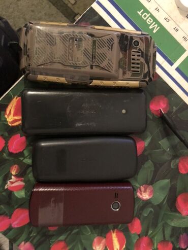 сотывый телефон: Набор кнопочных телефонов (4 шт.) Состав: - BQ (защищённый корпус