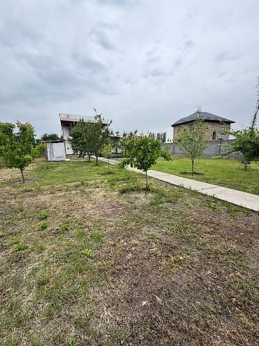 Продажа коттеджей и домов: 5 и более комнат, 80 м², 7 соток, Бишкек — 11