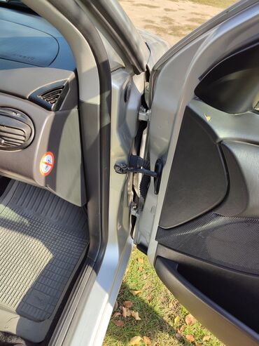 Ford: Ford Focus: 2004 г., 1.8 л, Механика, Дизель, Универсал — 8