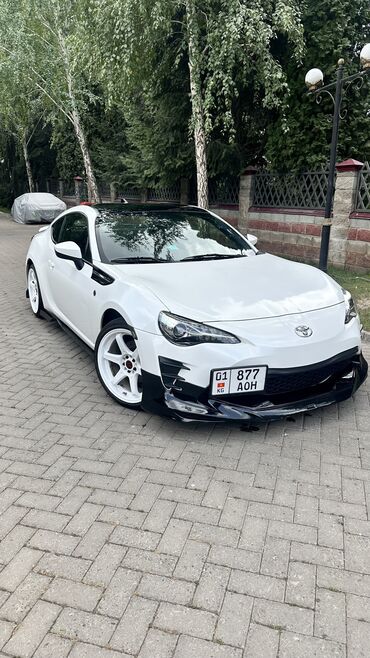 срочно в связи с переездом: Toyota GT 86: 2016 г., 2 л, Автомат, Бензин, Купе