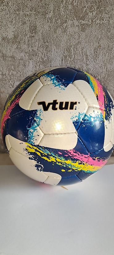 Toplar: UEFA Champions League futbol topları – Adidas dizaynı - Model: Adidas — 3