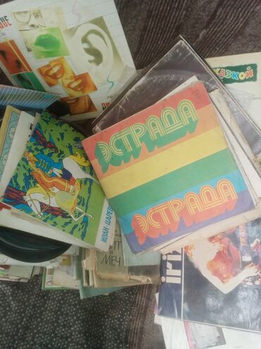 Виниловые пластинки: Продам оптом раритет пластинки более 300штук наверное выйдет. самые — 9