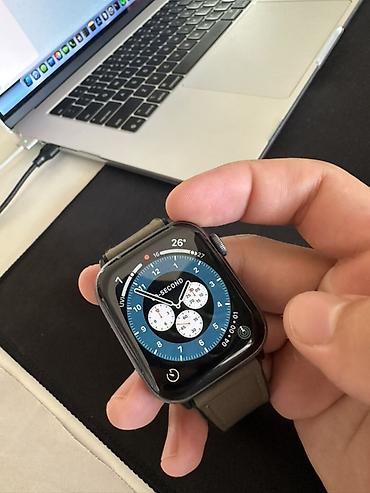 mi bend: Apple Watch Series 4 (GPS) - Корпус: алюминий, темно‑серый цвет — 2