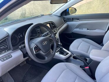Hyundai: Hyundai Elantra: 2 l | 2017 il Sedan — 6