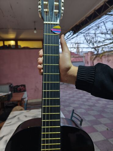 Klassik gitaralar: Salam gitar satılır isdifadə olunmur deyə satilir ancaq qutunun içində -da lalafo.az — 4 Klassik gitaralar: Salam gitar satılır isdifadə olunmur deyə satilir ancaq qutunun içində — 4