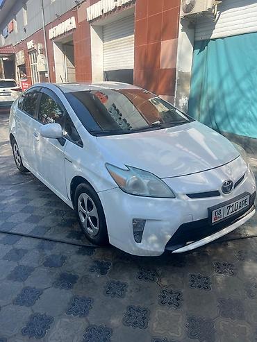 тойото приус: Toyota Prius: 2015 г., 1.8 л, Гибрид — 2