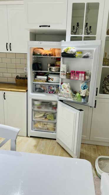gəncə soyuducu: Новый 2 двери Indesit Холодильник Продажа, цвет - Белый