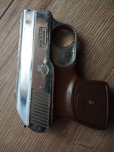 Ostali predmeti za kolekcionarstvo: Startni pistolj Brevettata Call.22, emgejac