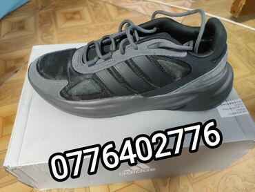 Кроссовки и спортивная обувь: Adidas оригинальные кроссовки. Abozzele M. размер 42. Покупал в