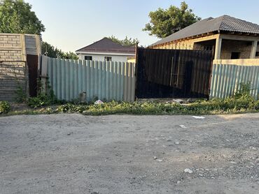 срочно продаю участок газ канализация есть: 3 соток, Для строительства, Договор купли-продажи