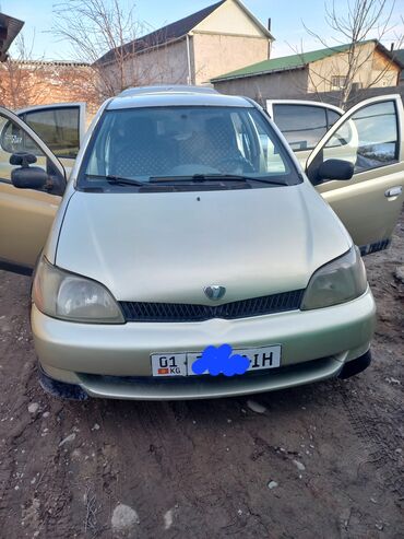 Toyota: Toyota Vitz / Platz / Yaris / Echo: 2000 г., 1.5 л, Автомат, Бензин, Седан