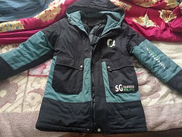 cins pencekler 2022: Az geyinilib qalın qış kurtkası əla modeldi baha alinmisdi kapşonlu