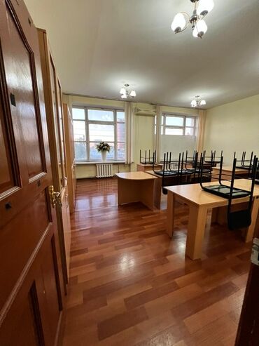 снять офис почасово: Офис, 30 м², В административном здании, С системой безопасности