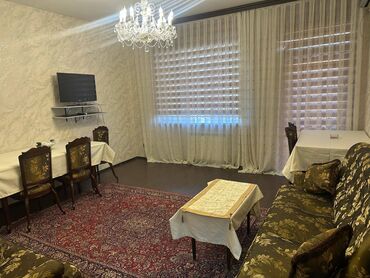 аренда квартир в баку за 200 манат: Nəsimi rayonunda, Dostluq Kinoteatrın arxasında, 3 mərtəbəli binanın