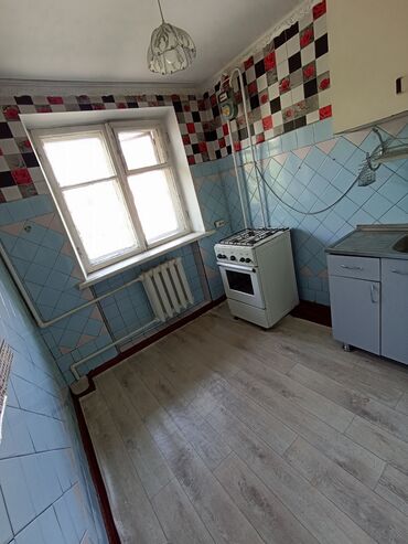 советская скрябина квартиры: 2 комнаты, 42 м², Хрущевка, 3 этаж, Старый ремонт