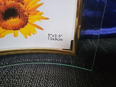 Slike i ramovi: Stakleni nov ram za sliku. Sve na ramu je odsjaj od svetla. Ram — 5