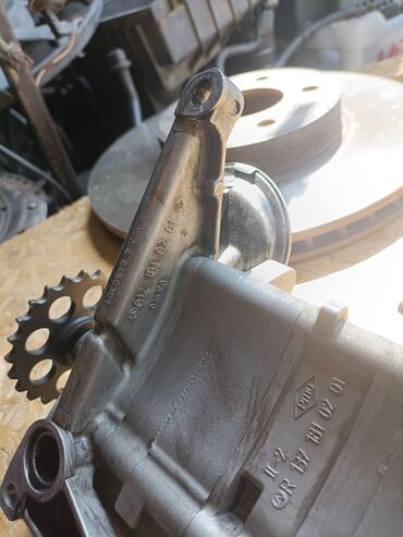 Другие детали для мотора: Масляный насос на Мерседес сди 2-х камерный 2.7. 3.2 в отл сост