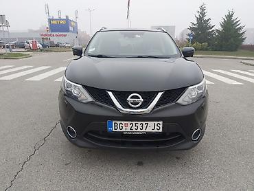 Nissan: Nissan Qashqai – kompaktan SUV, crna boja, 5 vrata. Glavne — 10