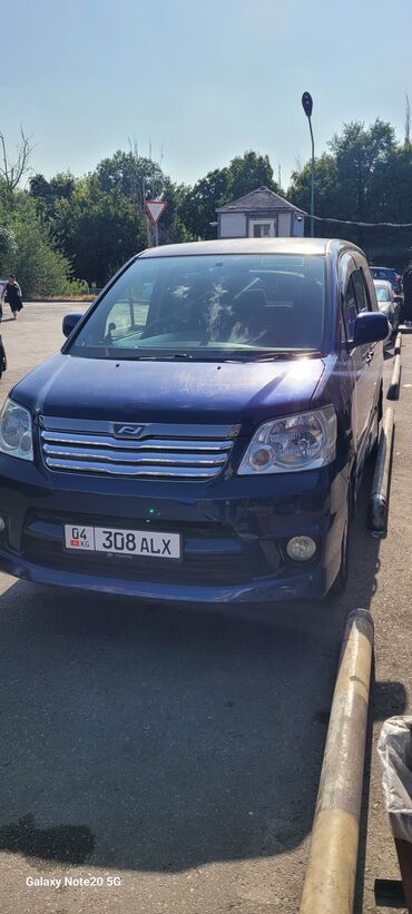 купить авто соболь: Toyota Noah: 2003 г., 2 л, Автомат, Бензин, Вэн/Минивэн