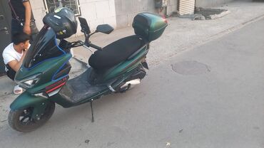 кофра для скутера: Скутер Honda, 100 куб. см, Бензин