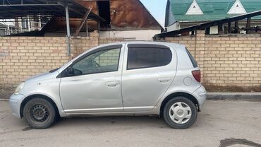 продажа toyota prius: Toyota Vitz: 2004 г., 1.3 л, Автомат, Бензин, Хэтчбэк