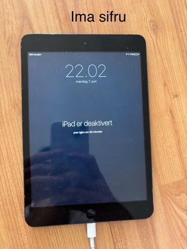 Tableti: Na prodaju ipad za delove  Imaju iCloud  Cena 20€ komad  Broj telefona — 19