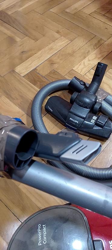 Klasični usisivači: Usisivač PHILIPS bez kese kompletan . dobar .
Mirjevo na lalafo.rs — 7 Klasični usisivači: Usisivač PHILIPS bez kese kompletan . dobar .
Mirjevo — 7