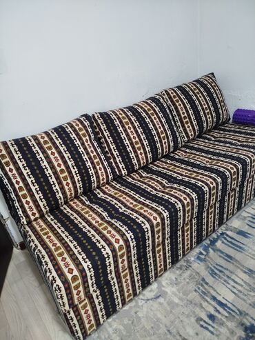 поролон цена: Прямой диван, цвет - Коричневый, Б/у