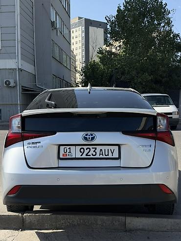 gen 2: Toyota Prius: 2019 г., 1.8 л, Вариатор, Гибрид, Хэтчбэк — 4