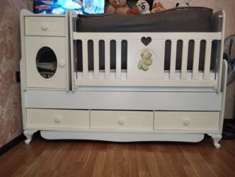 деревянные двухъярусные кровати: Для девочки и мальчика, Четырехугольная, Колыбель, Без бортиков, Без матраса, Без механизма качания