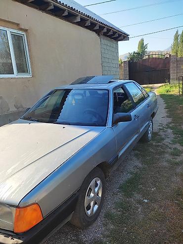 аудио касеты: Audi 100: 1983 г., 2.2 л, Механика, Бензин, Седан — 6