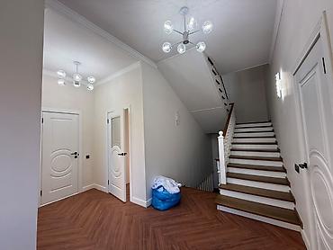 центральная улица: 230 м², 6 комнат и более, С подселением — 5