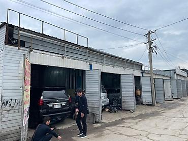 Продаю срочно Автосервис сто с двумя подъемниками и и яма есть три