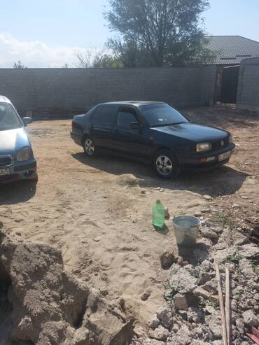 Volkswagen: Volkswagen Vento: 1993 г., Механика, Седан