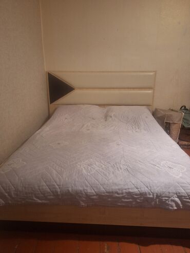 Кровати: Taxt kocle elaqedar satilir 100 m xetai r unvan nzs qes 055 349 16 48