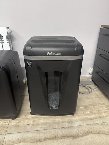 Шредеры: Шредер (уничтожитель документов) Fellowes 450 M - Тип: офисный шредер — 1
