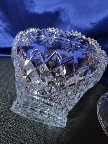 Kuhinjski setovi: Bimbonijera nova,pun rad. Bombonijera izgleda kao kristalna,ali — 10